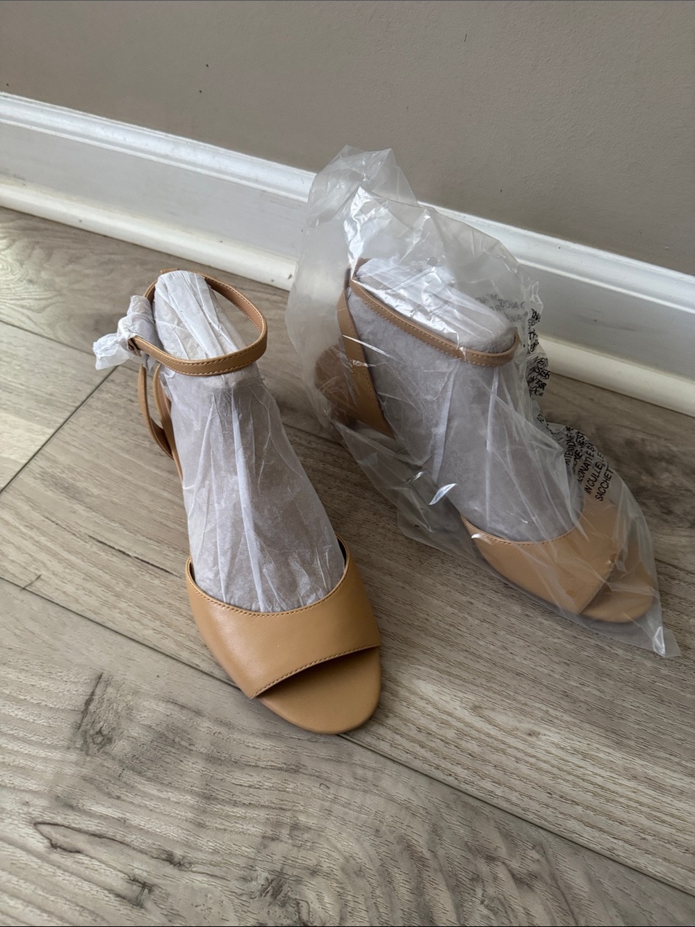 Vince Camuto Caramel Tan Open-Toe Ankle-Strap Block Heel Sandals